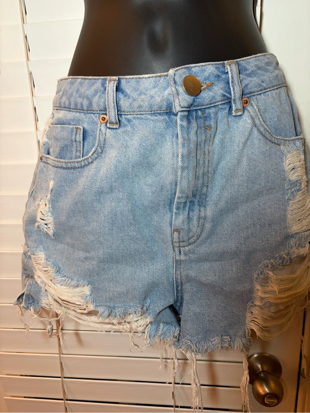 ASOS Light Blue Ripped Denim Shorts - Picture 4 of 5